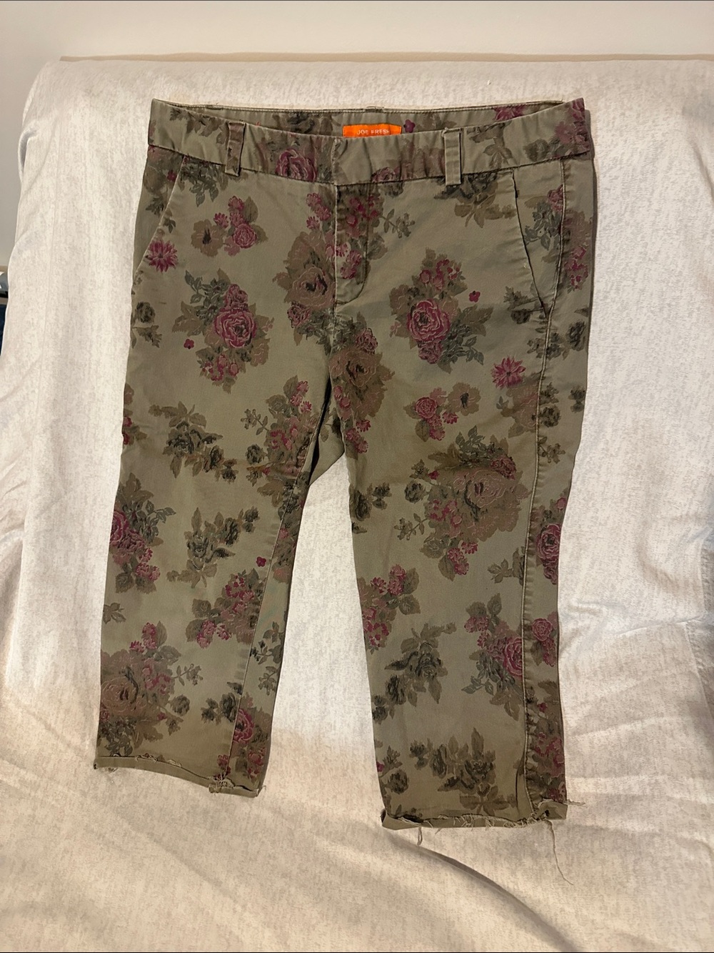 Joe Fresh Floral Capri Pants in Green & Pink Size 2